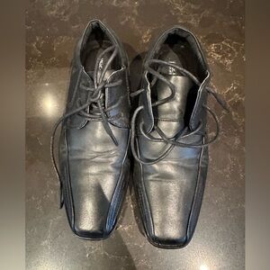 LUC ANTHONY Boys Size 4 Black Leather Dress Shoes